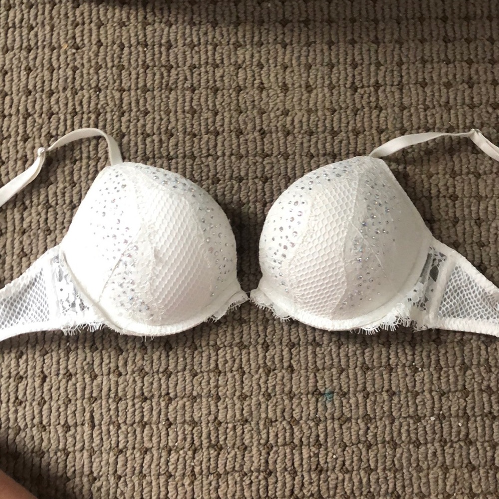 Add 2 cups Victoria secret white bra